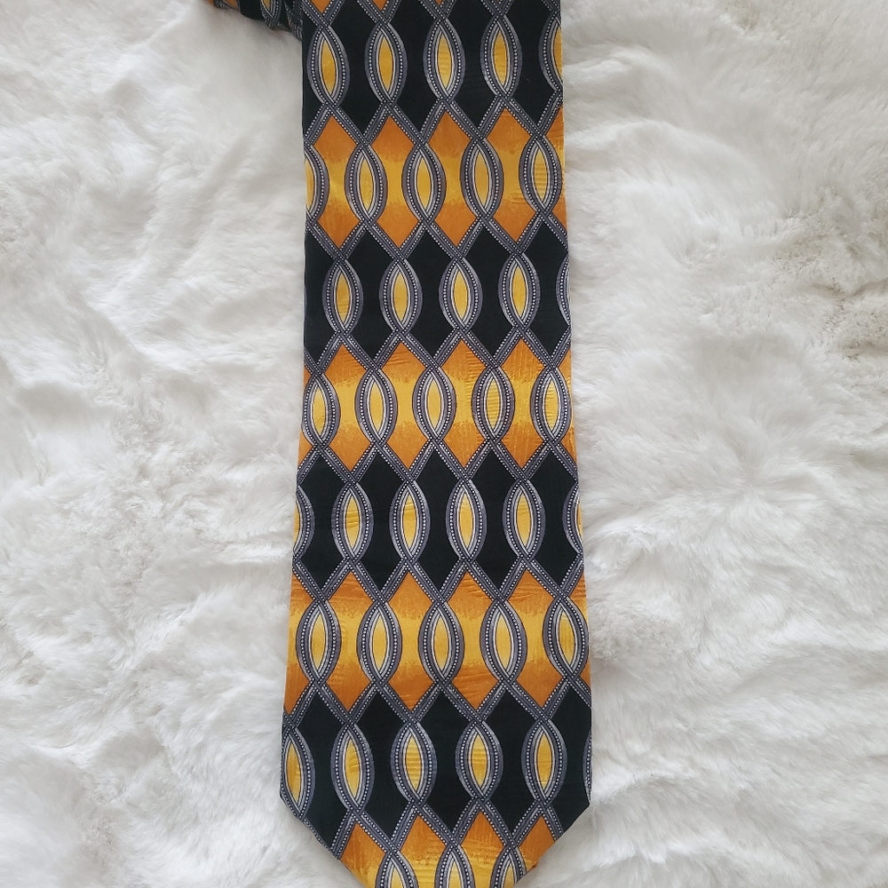 Elegant Black and Gold Men's Tie